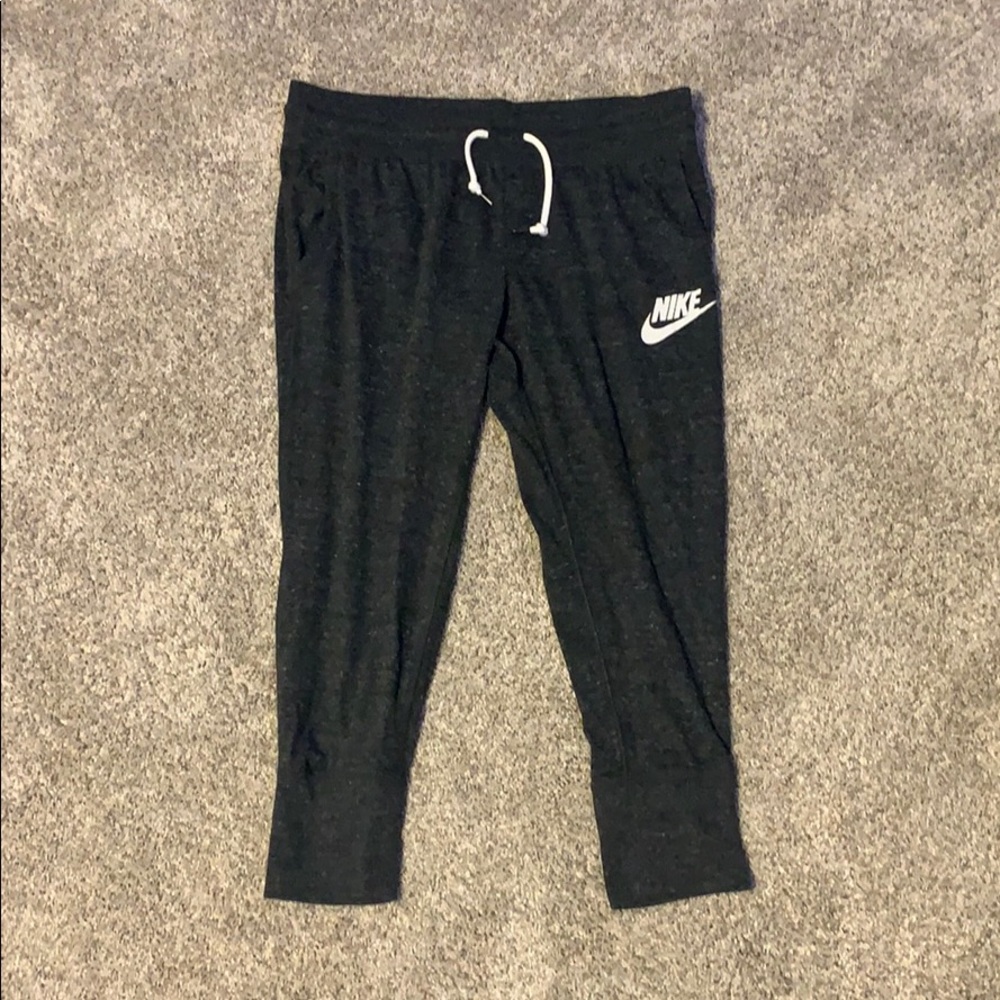 nike cropped sweatpants